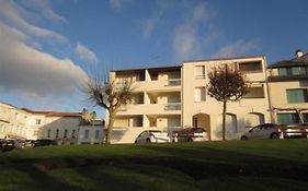 Apartment St Georges De Didonne, Appartement Belle Vue Mer, Acces Direct Plage